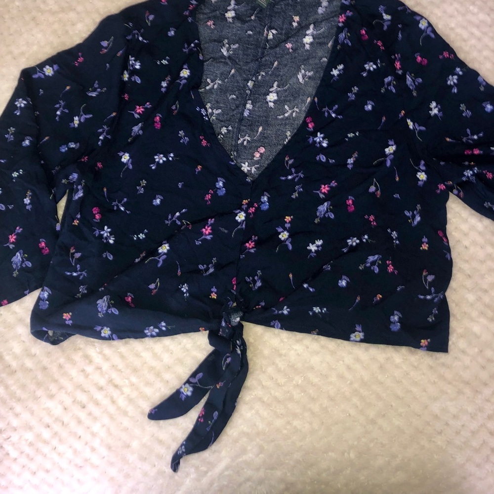 Floral 3/4 Sleeve Crop Top.